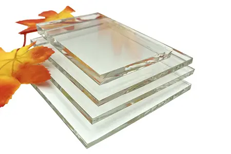 Menjelaskan poin-poin penting dan pedoman keselamatan dalam pemasangan kaca putih